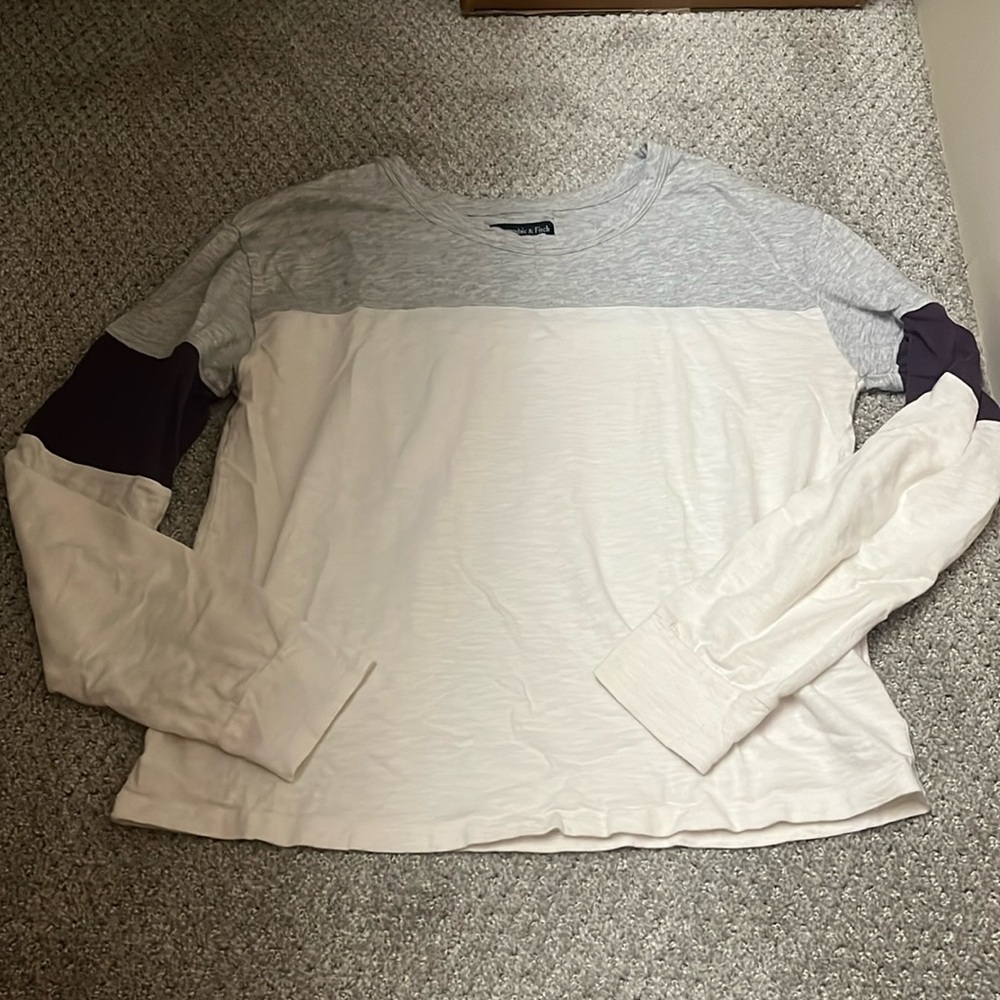 Abercrombie & Fitch Small Woman’s Long sleeve shirt